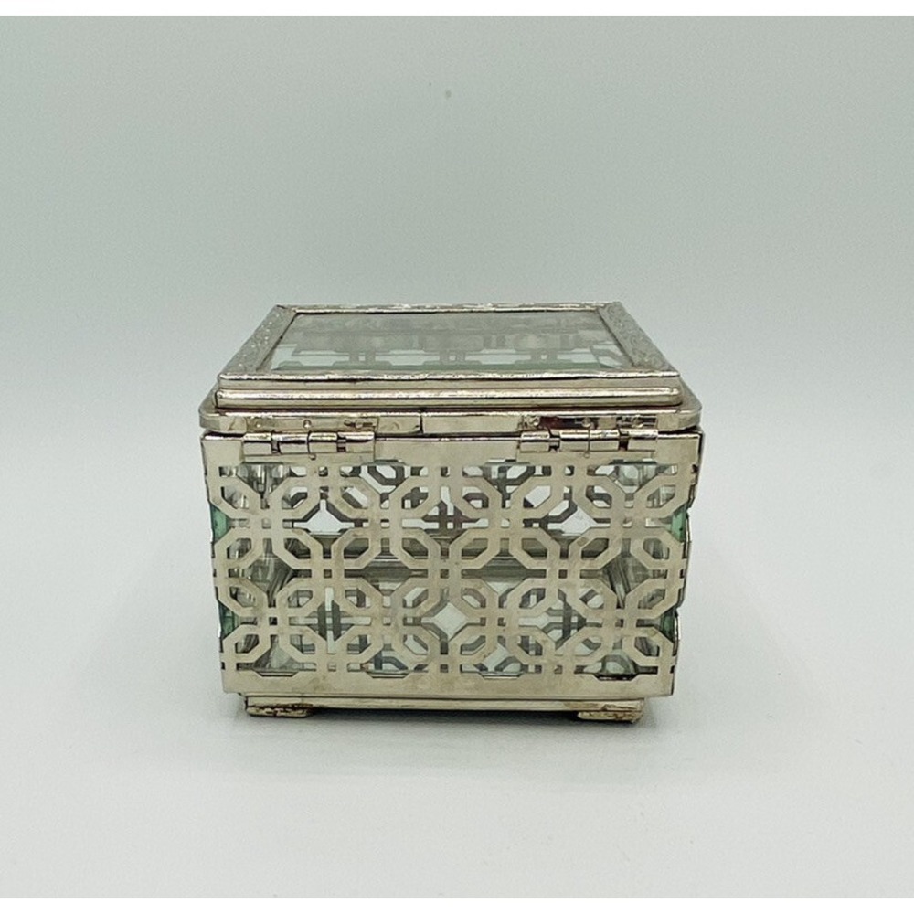 Cynthia Rowley Jewelry Box Silver Tone Filigree Pattern Beveled Glass New York - Picture 4 of 9